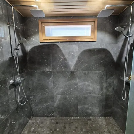 Aurora Sky With Private Sauna Вилла Рованиеми