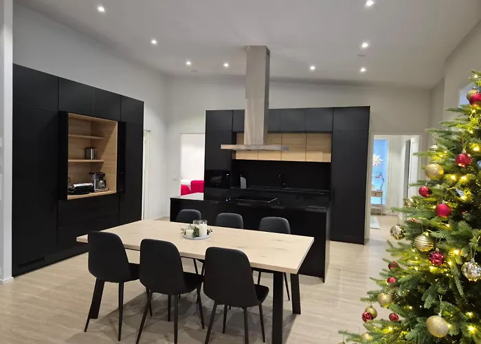 וילה Aurora Sky With Private Sauna רובניימי